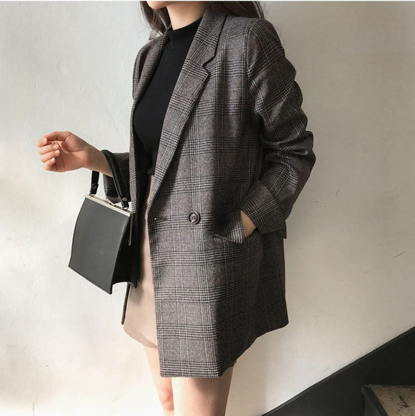 Vintage-Style Long Sleeve Outerwear with a Simple Design