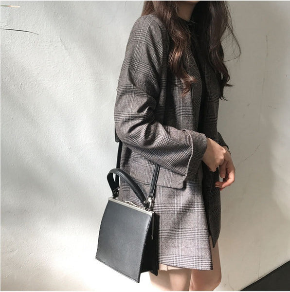 Vintage-Style Long Sleeve Outerwear with a Simple Design