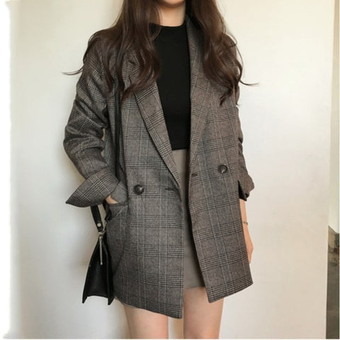 Vintage-Style Long Sleeve Outerwear with a Simple Design
