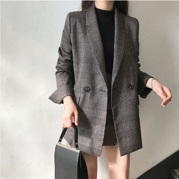 Vintage-Style Long Sleeve Outerwear with a Simple Design