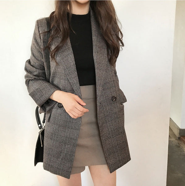 Vintage-Style Long Sleeve Outerwear with a Simple Design
