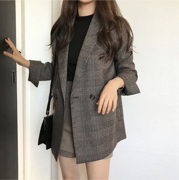 Vintage-Style Long Sleeve Outerwear with a Simple Design