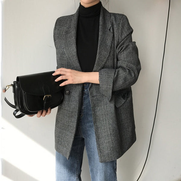 Vintage-Style Long Sleeve Outerwear with a Simple Design