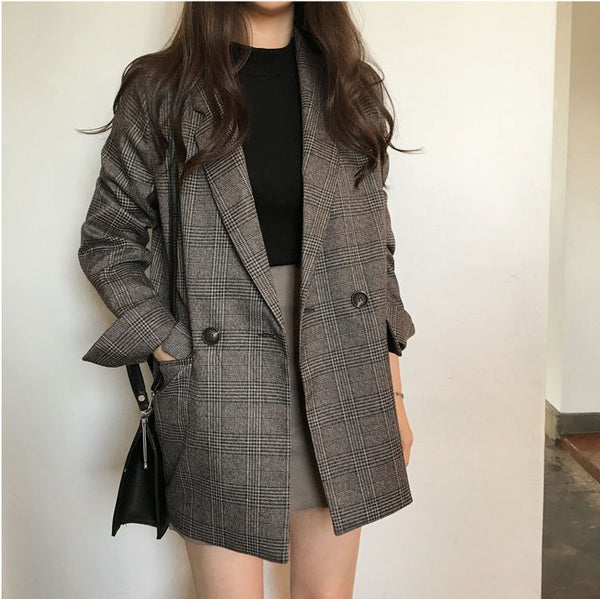 Vintage-Style Long Sleeve Outerwear with a Simple Design