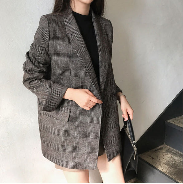 Vintage-Style Long Sleeve Outerwear with a Simple Design