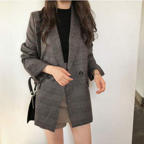Vintage-Style Long Sleeve Outerwear with a Simple Design